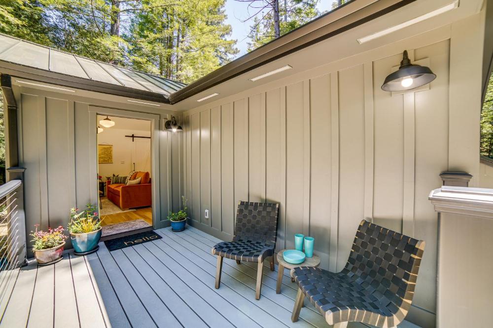 Peaceful Mendocino Cottage Surrounded By Redwoods